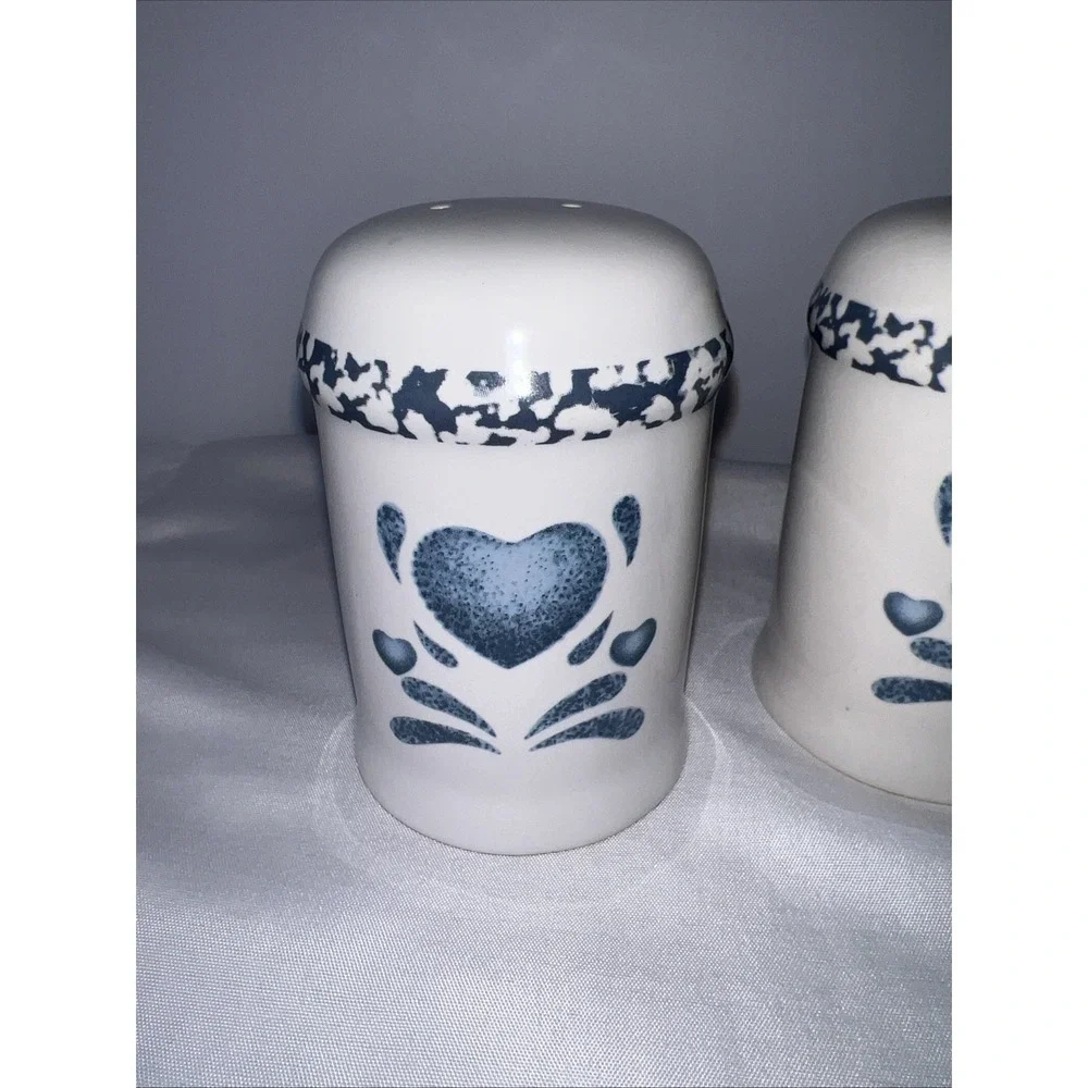 3 Pc Vtg Jay Import/Corelle Blue Sponge Heart Napkin holder Salt/Pepper Shaker